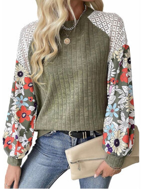 NEW Ribbed Knit Long Sleeve Top Floral Print Loose Crewneck S